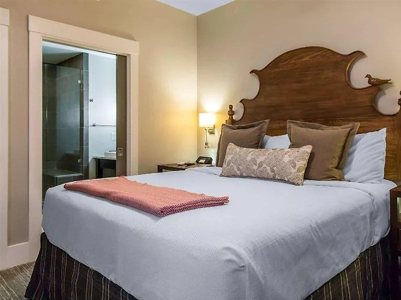 Bluegreen Vacations Studio Homes At Ellis Square, Ascend Resort Savannah Apartahotel